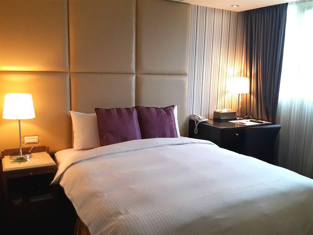 Muzik Hotel - Ximen Station Branch Taipei Exteriör bild