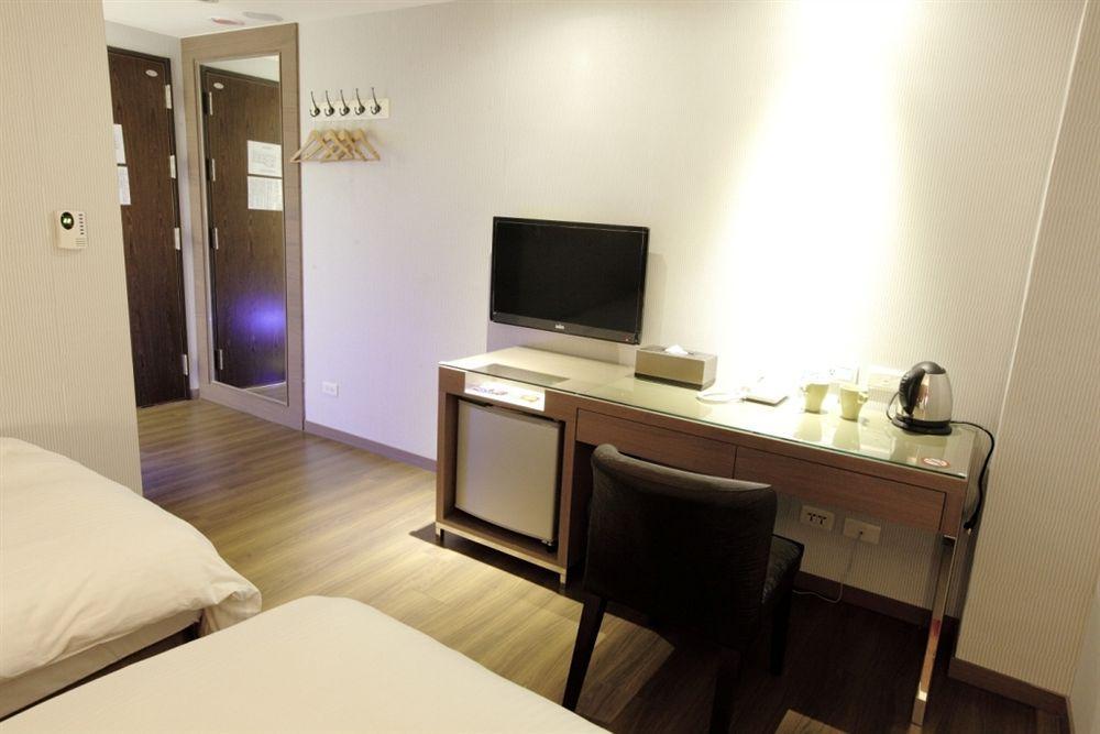 Muzik Hotel - Ximen Station Branch Taipei Exteriör bild